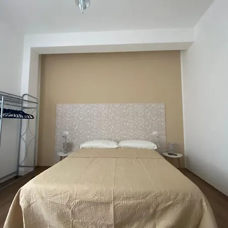 Ludo's Guest house